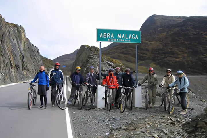 Cycling in Inca Jungle to machu picchu 3 days